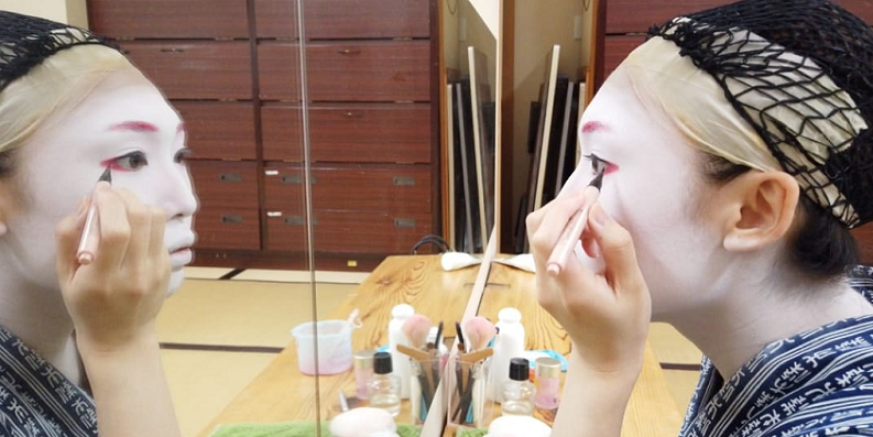 geisha makeup tools materials